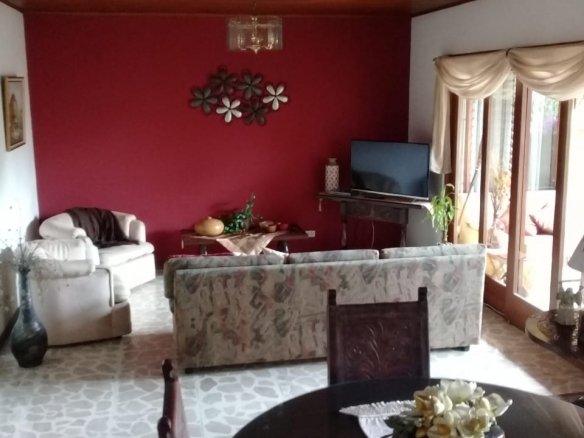 SOLD – Urb. Cristal, San José